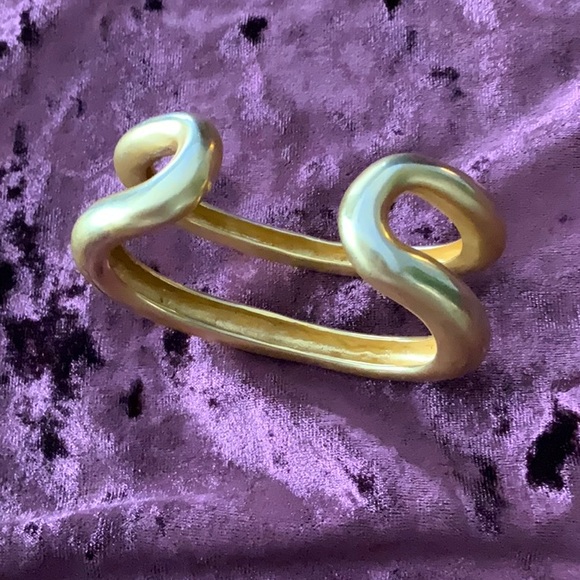 Brook’s Brothers gold plated cuff bracelet - Picture 2 of 4